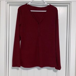 ♥️Deep red ribbed long sleeved t-shirt with functional buttons!